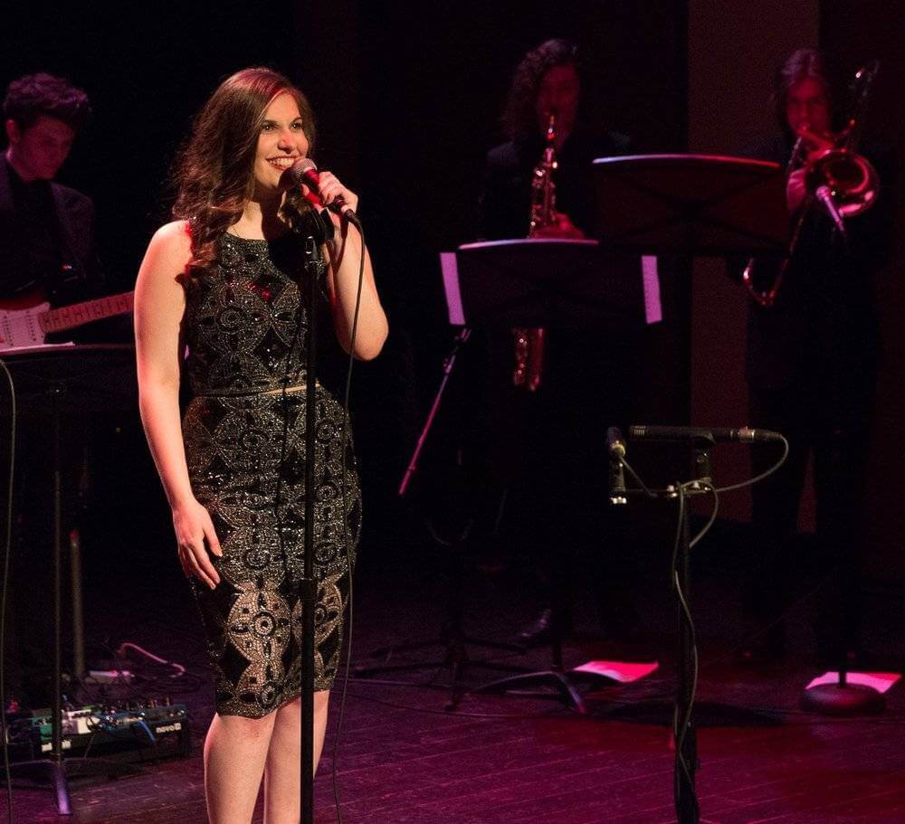 voice teacher sienna averett image