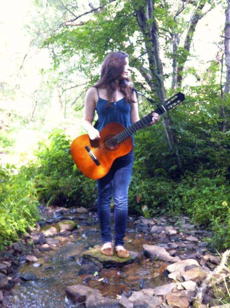 Guitar and Voice instructor, Sienna Averett image