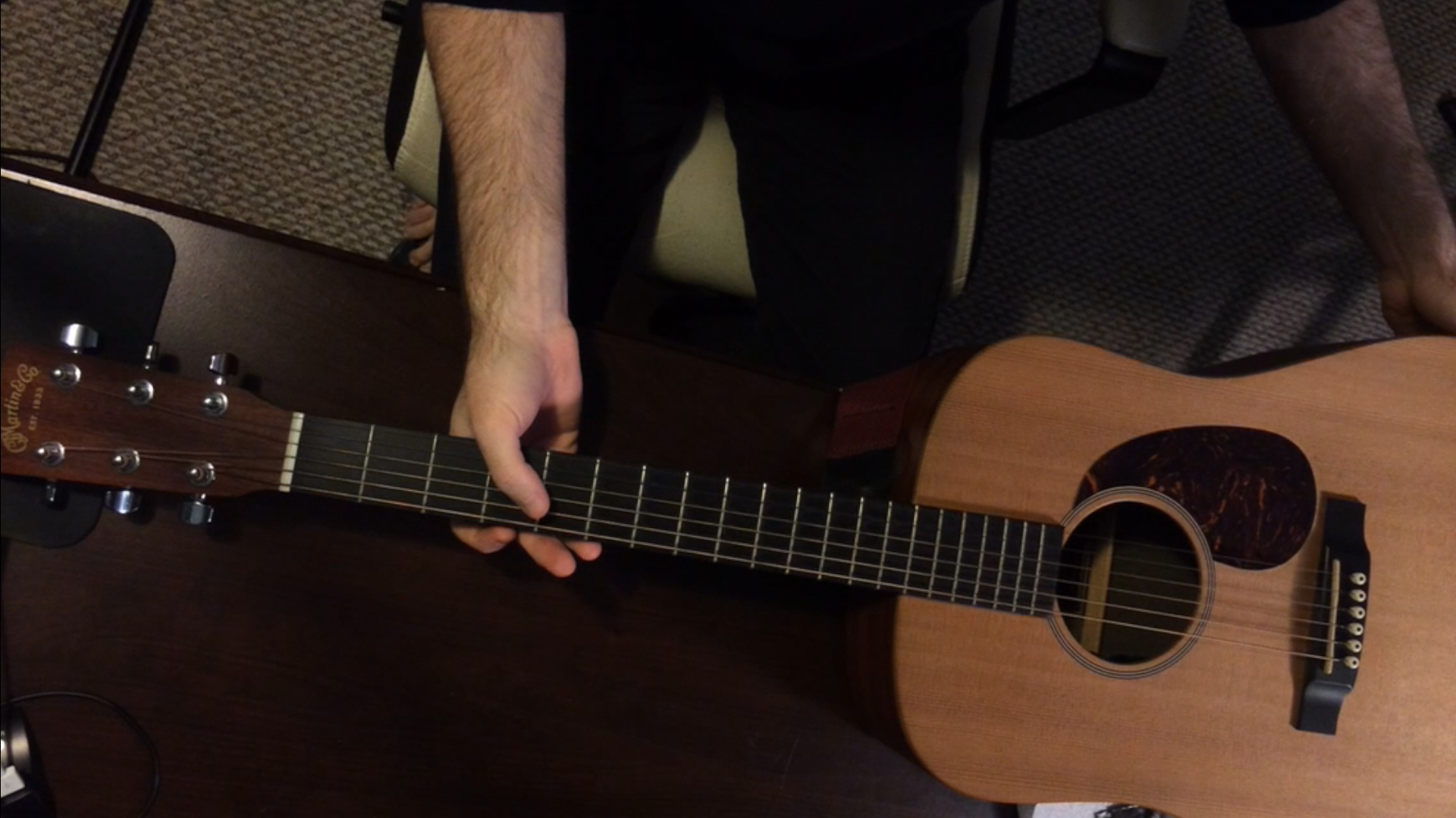 How To Restring A Guitar Correctly